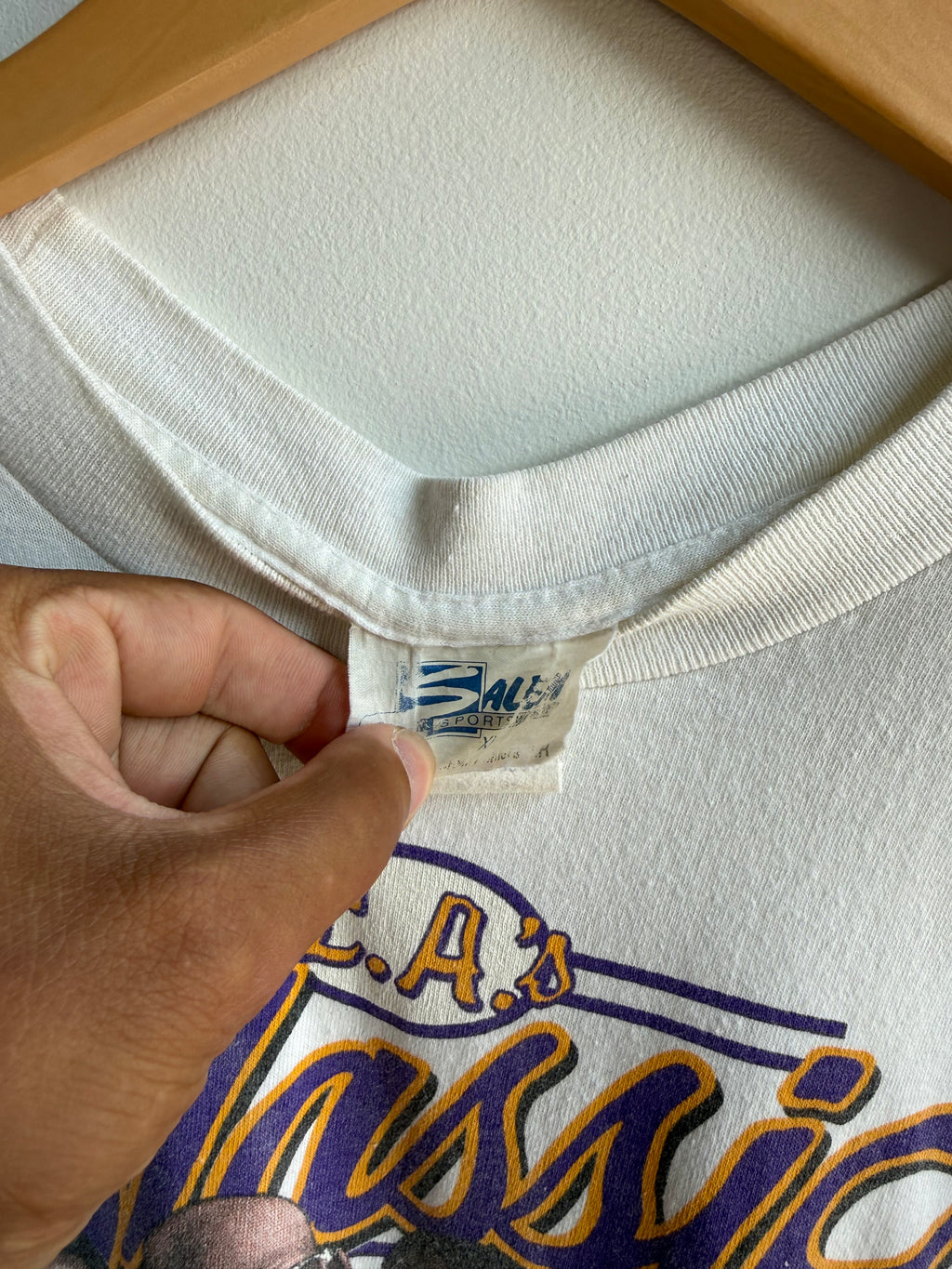 (XL) Los Angeles Lakers Caricature Tee
