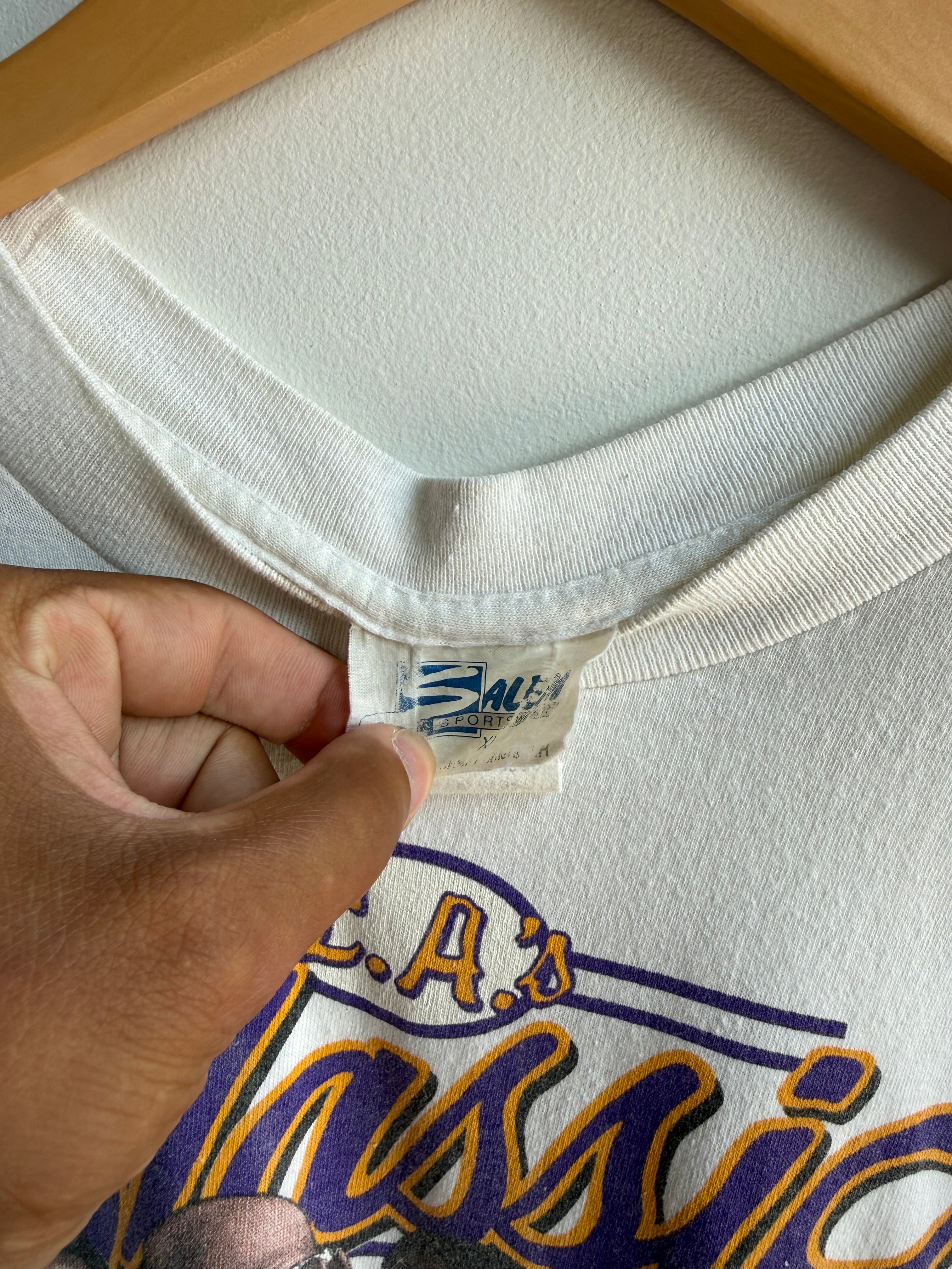 (XL) Los Angeles Lakers Caricature Tee
