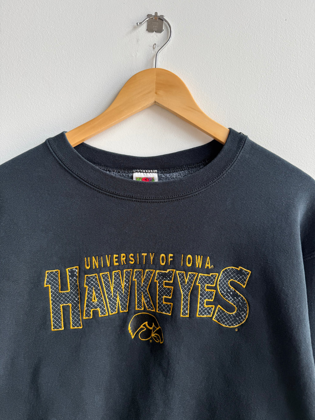 (L) Iowa Hawkeyes Crew
