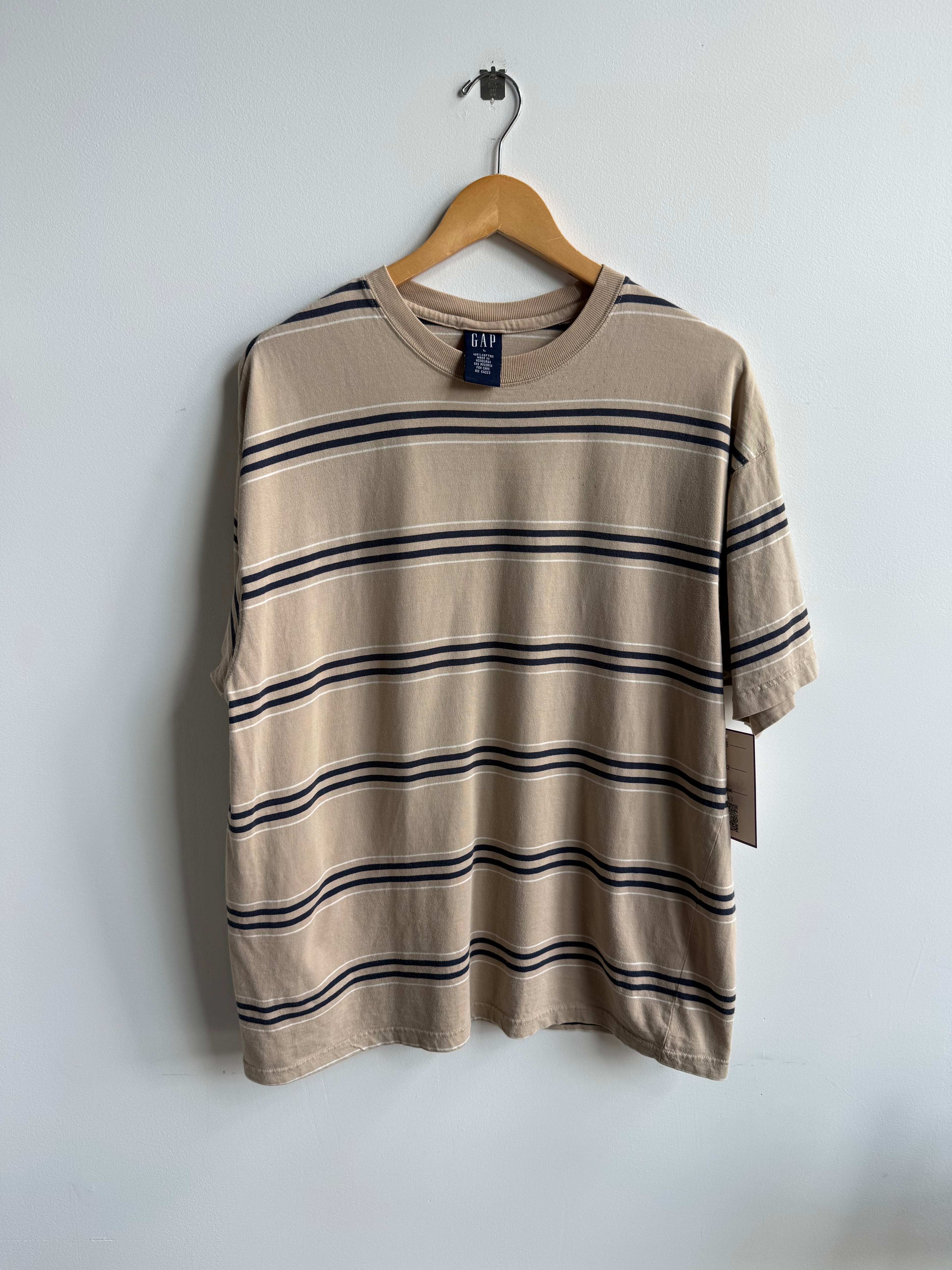 (L) Gap Striped Tee