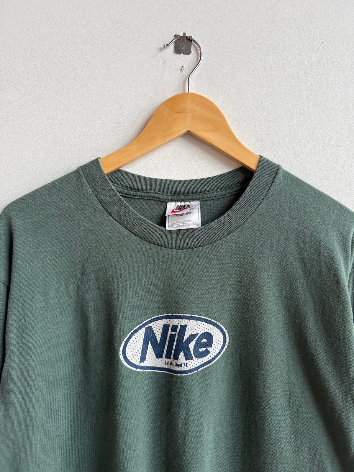 (L) Nike Circle Logo Tee