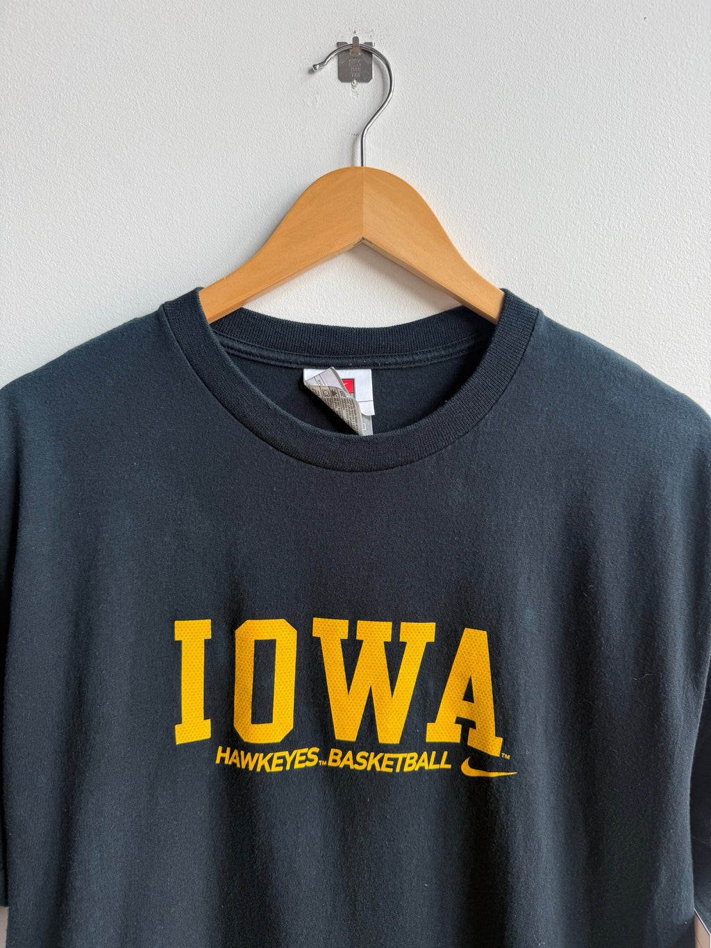 (M) Iowa Basketball Tee