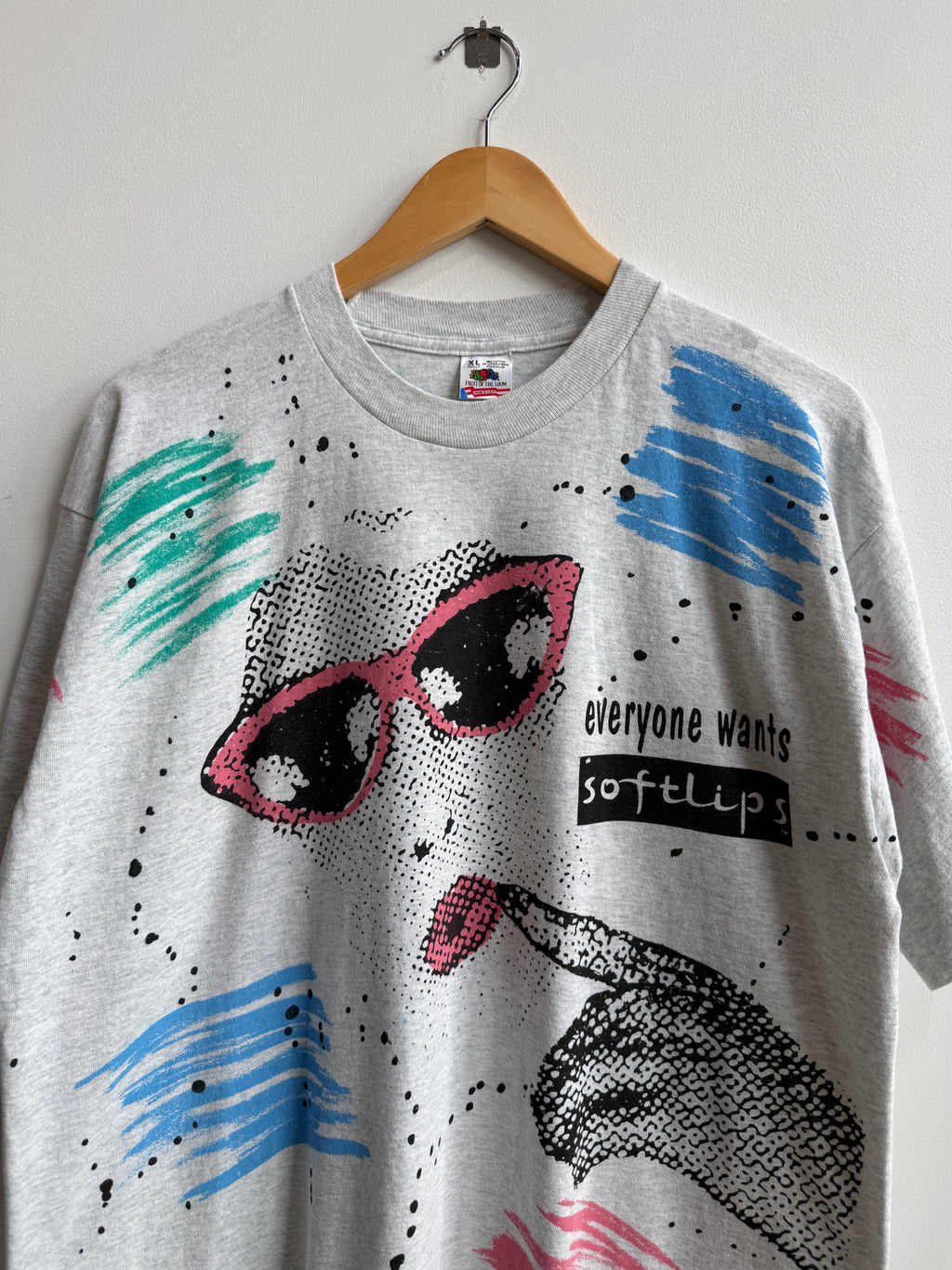 (XL) Softlips Tee