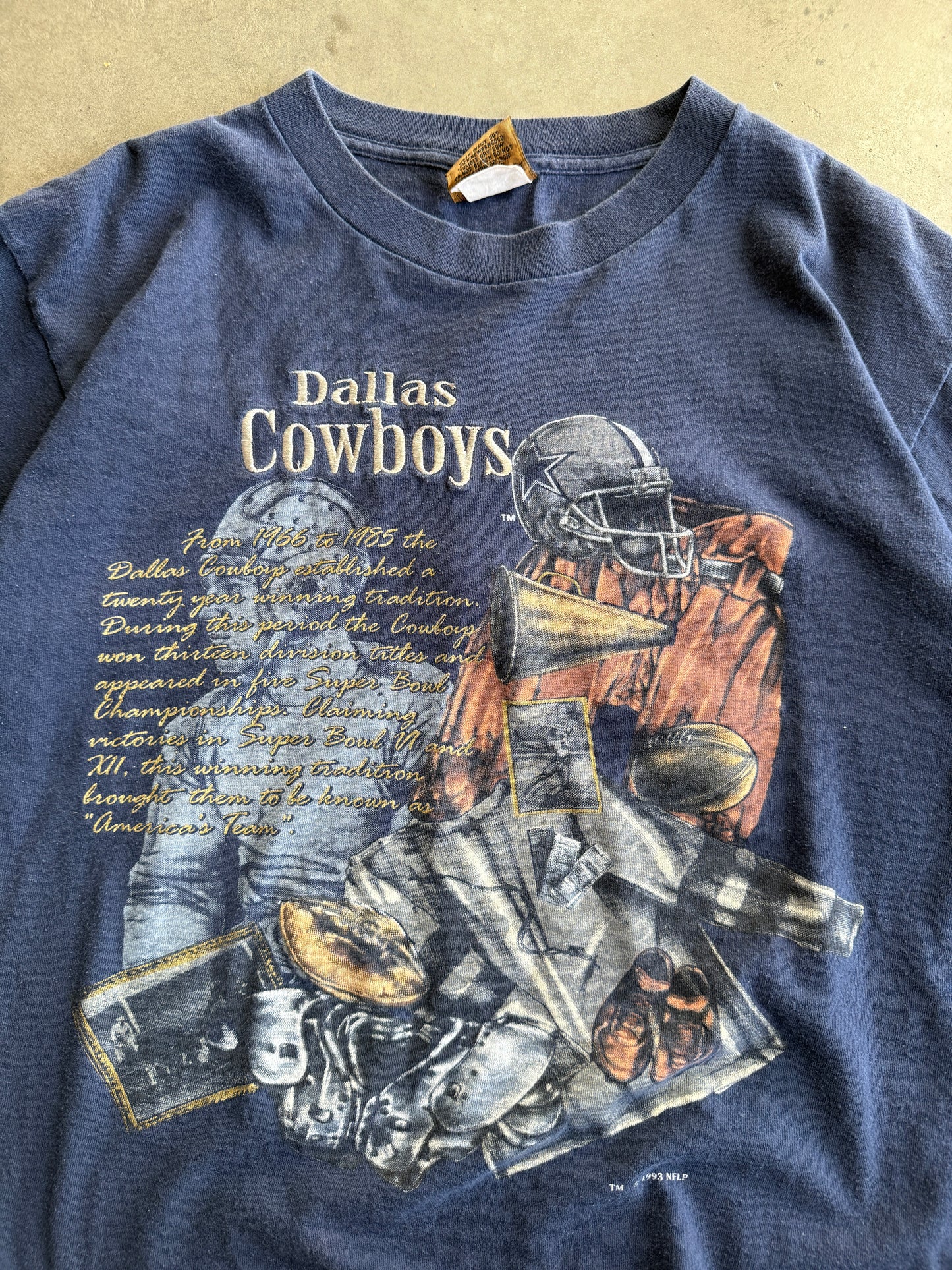 (L) Dallas Cowboys Locker Room Tee