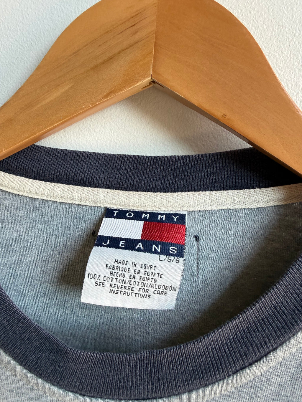 (L) Tommy Hilfiger Tee