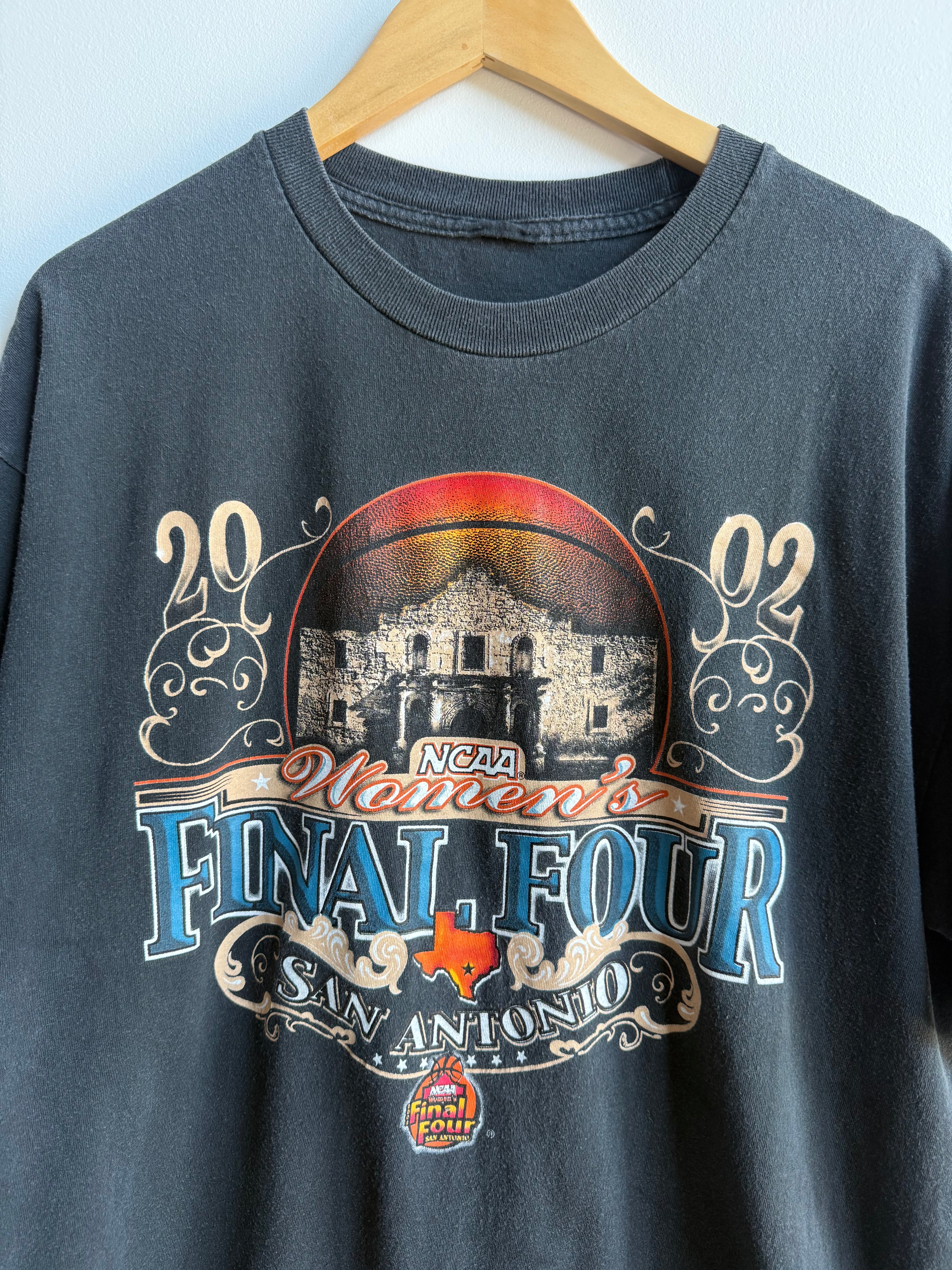 (XL) Women’s Final Four Tee