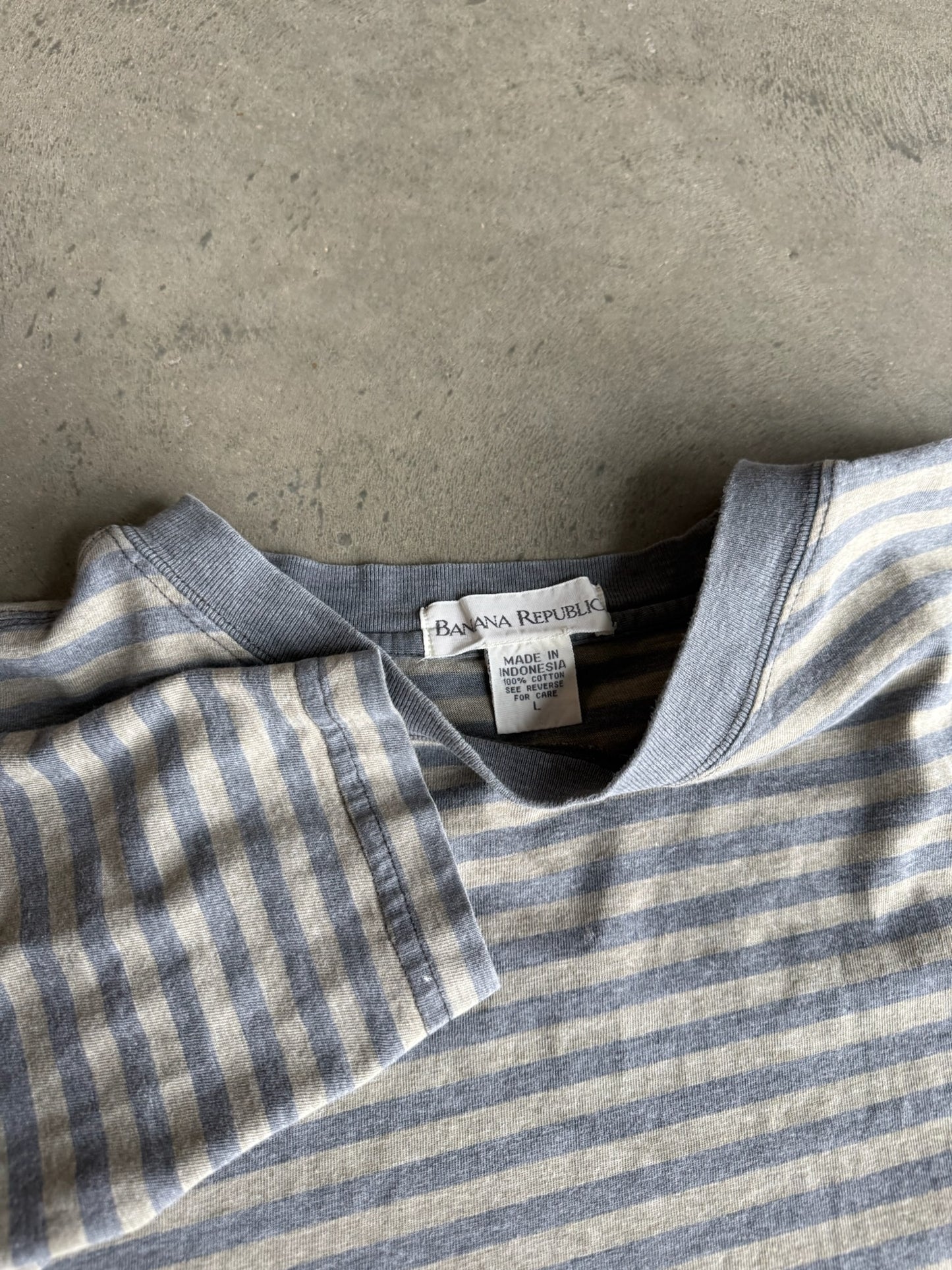 (L) Banana Republic Long Sleeve Tee