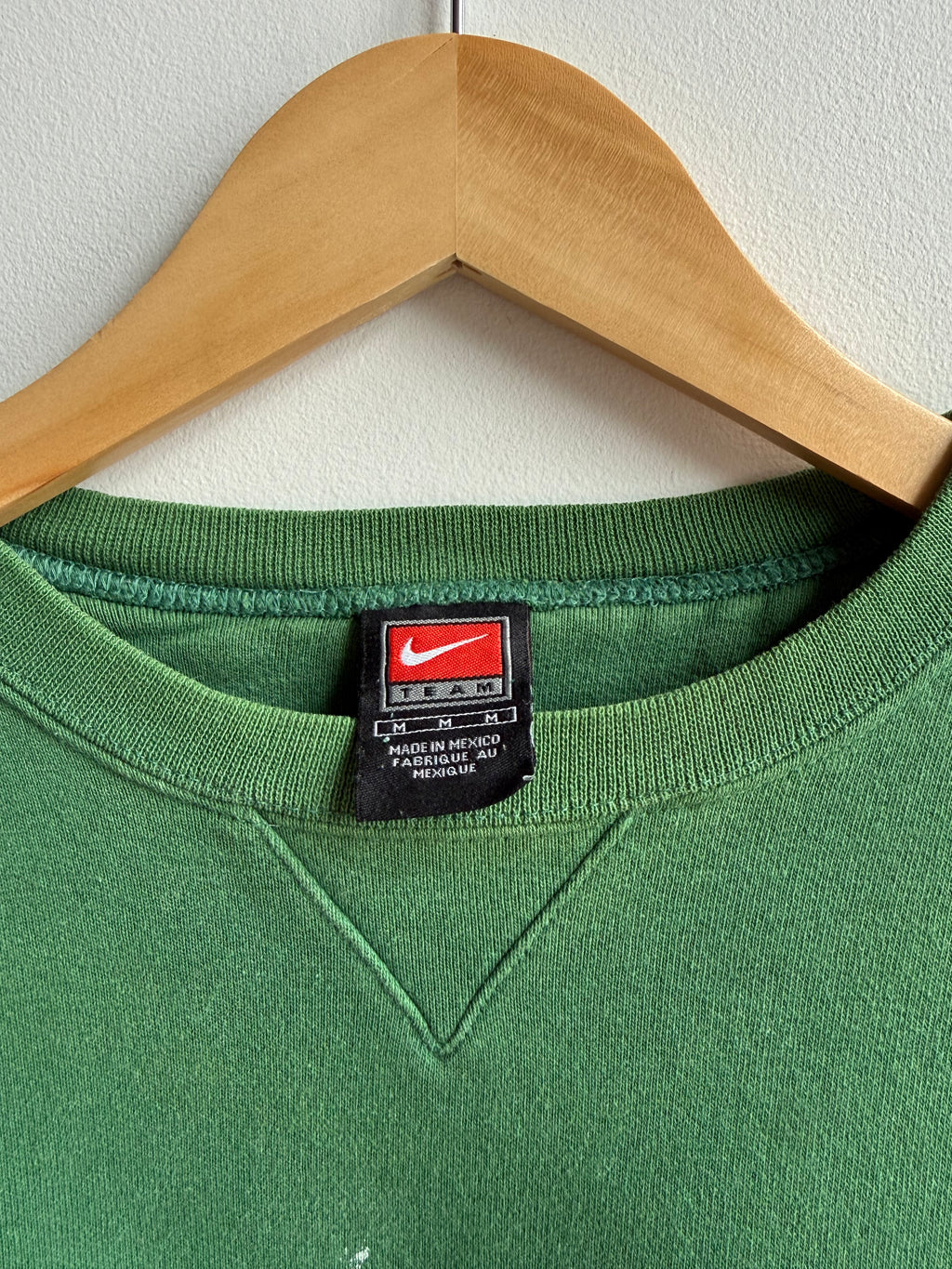 (M) Nike Crew