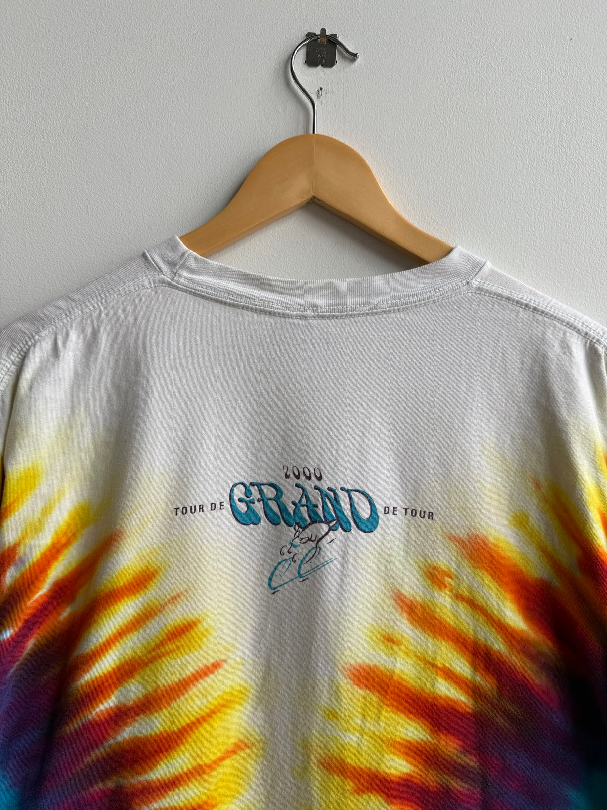 (L) Tour de Grand Tee