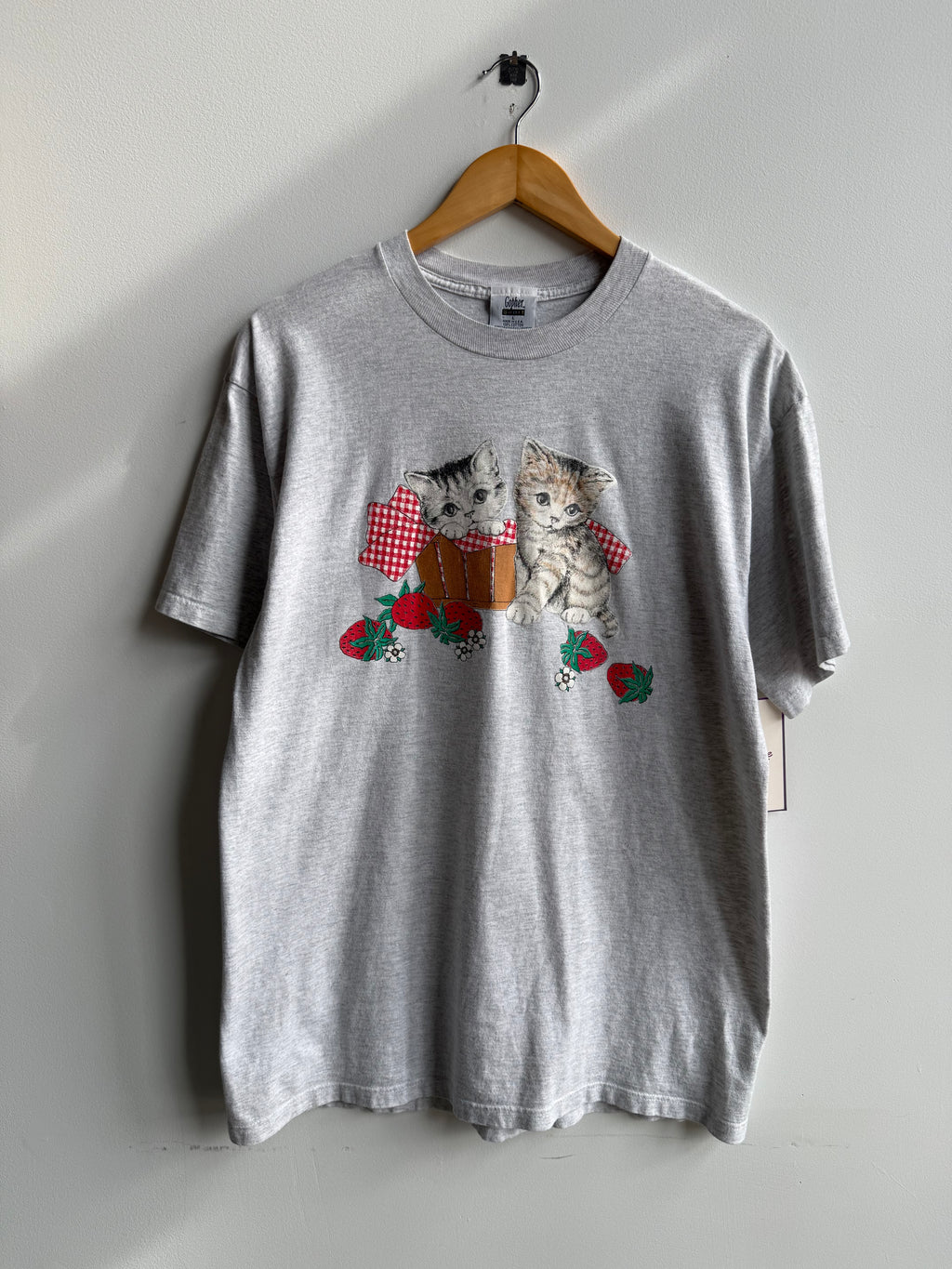 (L) Strawberry Kittens Tee